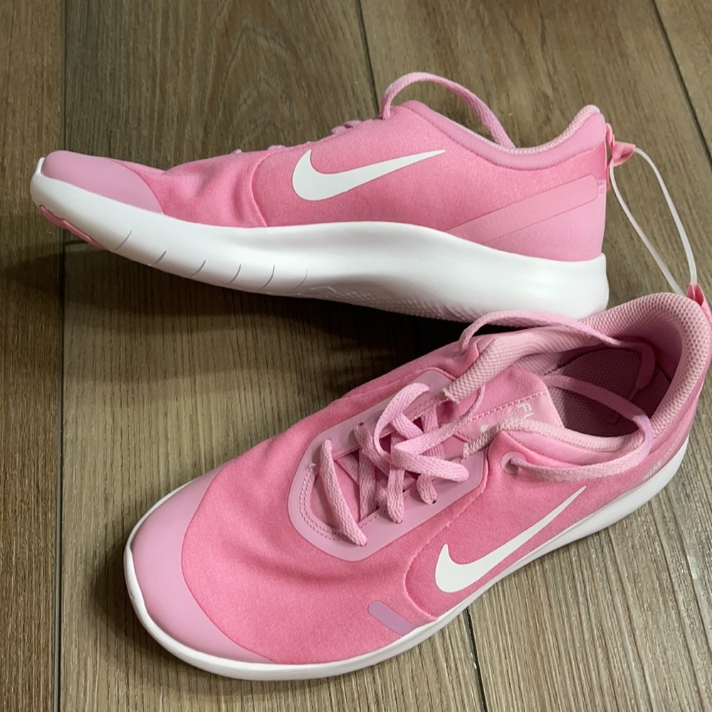 NWT Nike Youth Flex Experience Sneakers